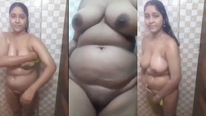 Bhabhi Sex Video Big Boobs Horny Nude Bathing And Fingering